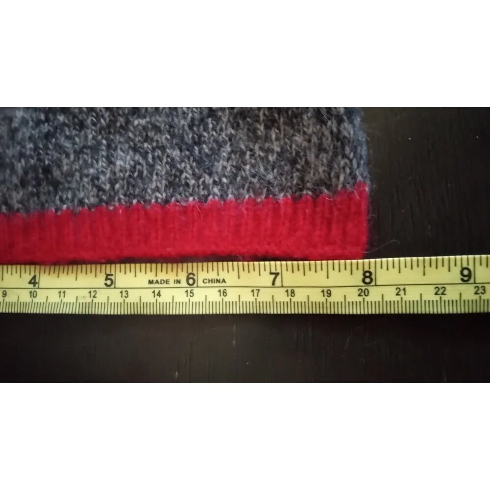 Old Navy Grey and‎ red trim lambswool blend scarf